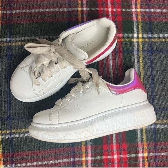 Alexander McQueen Shiny Leather Platform Sneakers - Picture 6 of 6